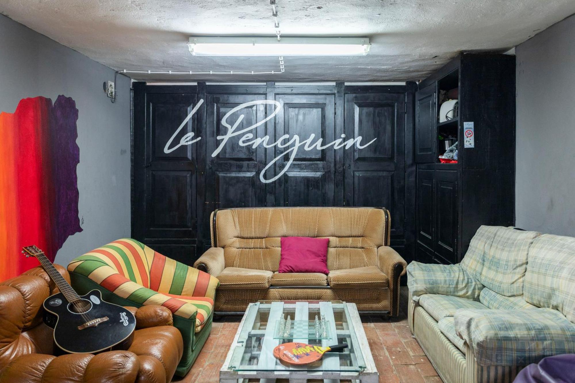 Le Penguin Hostel Фару Экстерьер фото