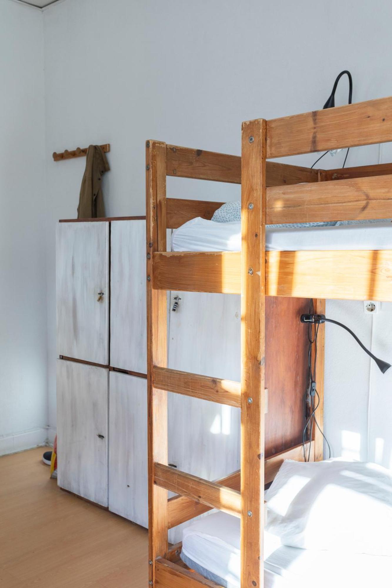 Le Penguin Hostel Фару Экстерьер фото