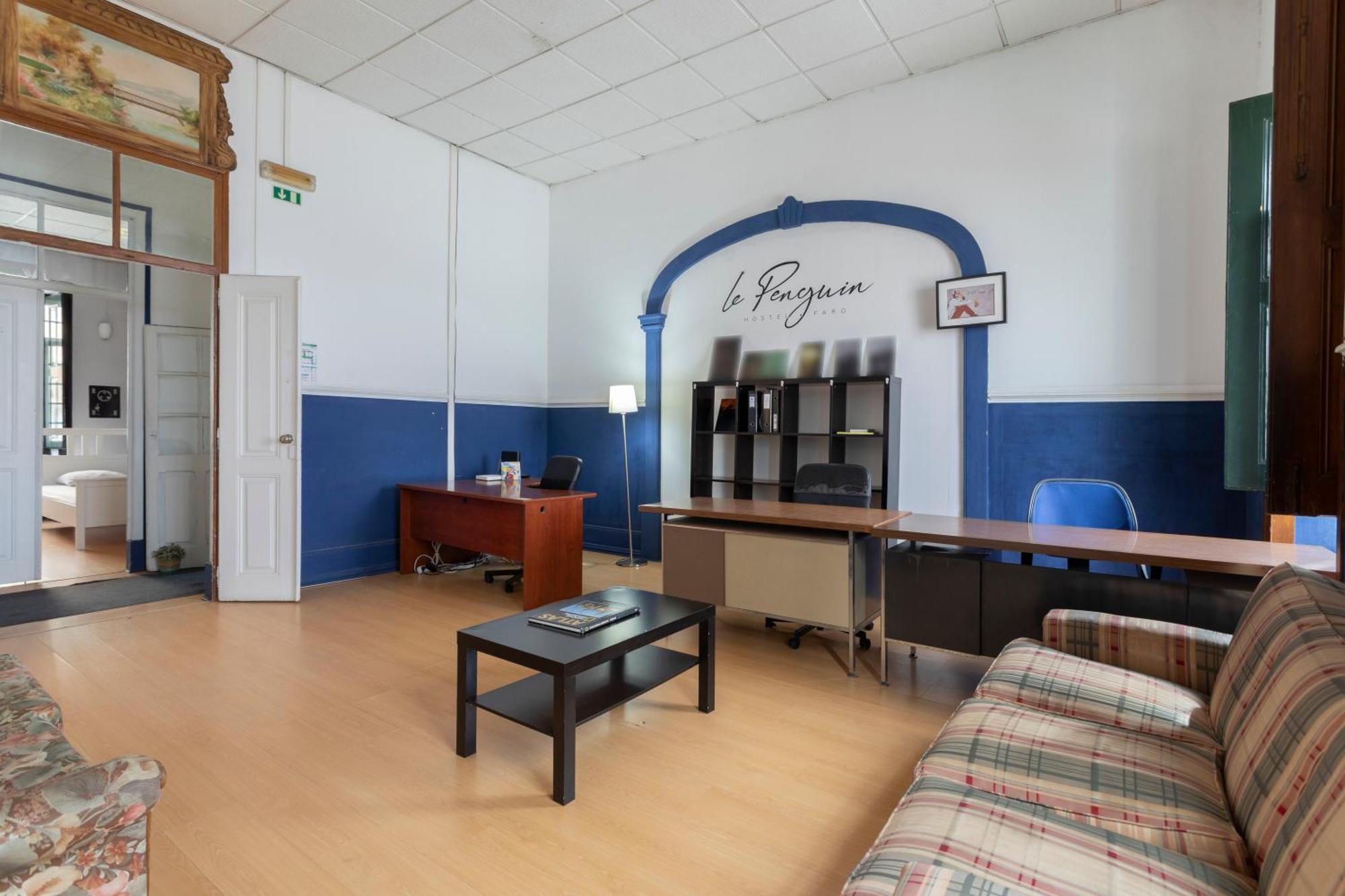 Le Penguin Hostel Фару Экстерьер фото