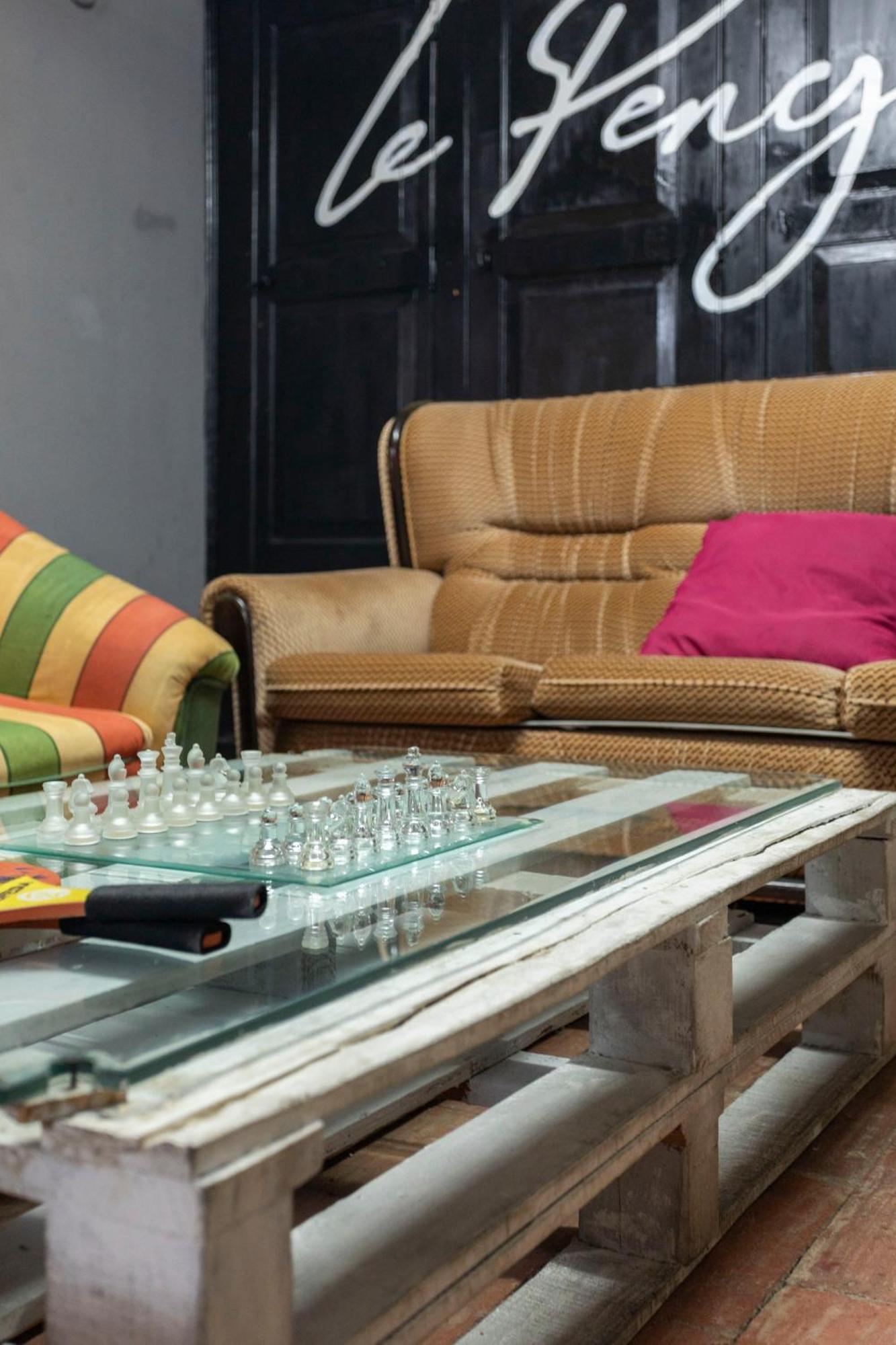 Le Penguin Hostel Фару Экстерьер фото