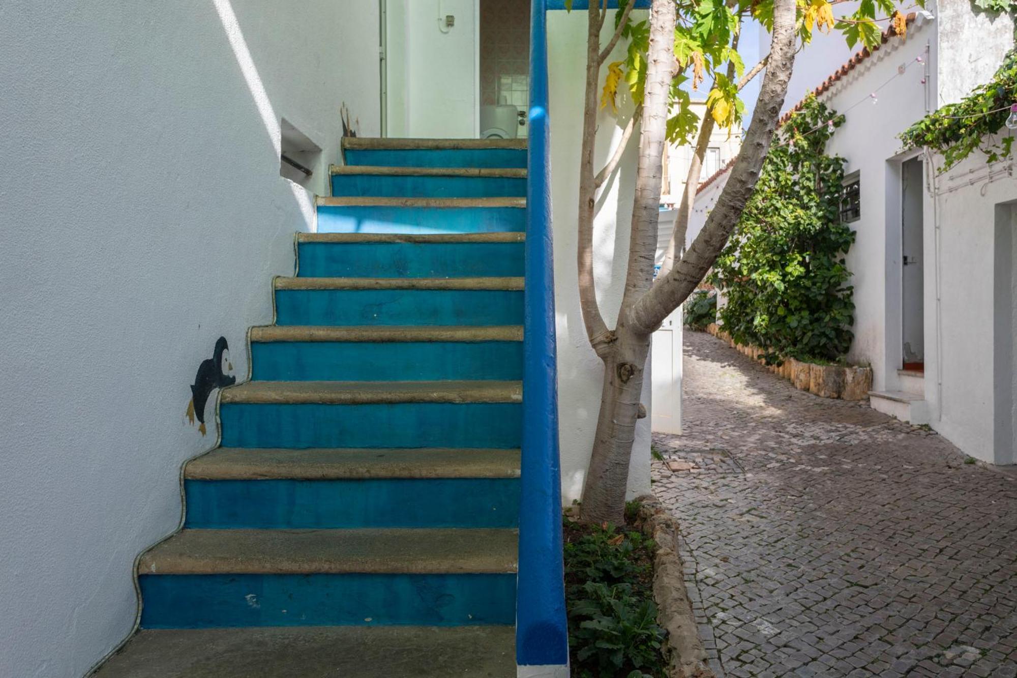 Le Penguin Hostel Фару Экстерьер фото